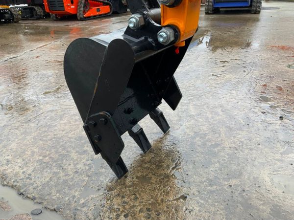 MIVA13DC  MINI DIGGER....FULL CAB....DIESEL..89w. 380992120