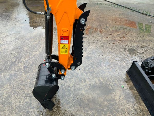 MIVA13DC  MINI DIGGER....FULL CAB....DIESEL..89w. 380992121