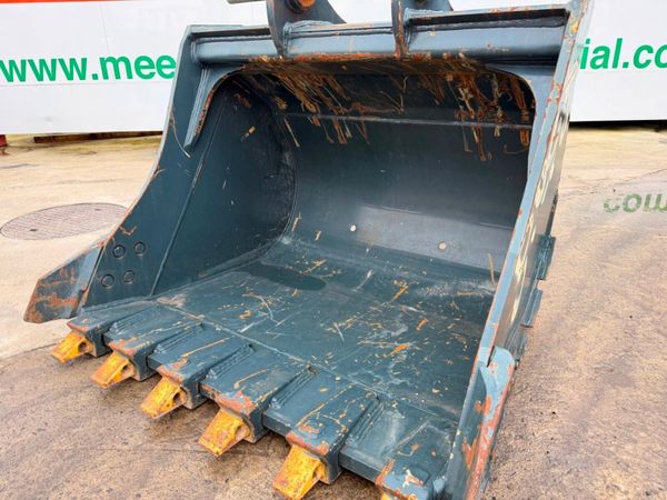 new 48 INCH  HYUNDAI BUCKET ....70mm ....264pf 381050380