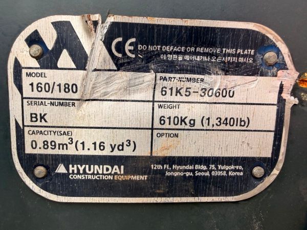 new 48 INCH  HYUNDAI BUCKET ....70mm ....264pf 381050385
