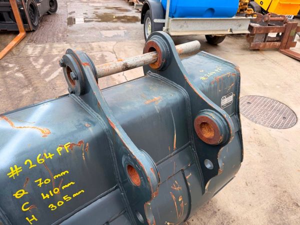 new 48 INCH  HYUNDAI BUCKET ....70mm ....264pf 381050390