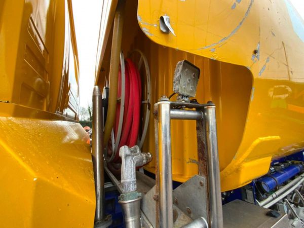 Scania P-Series 6 x 4 NEXT GEN p320 FUEL TANKER PA 381050440