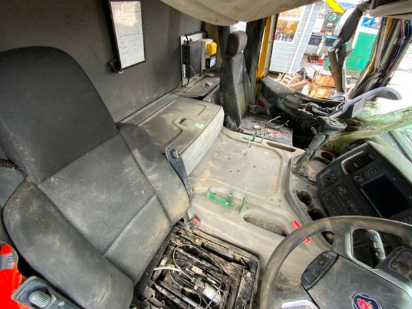 Scania P-Series 6 x 4 NEXT GEN p320 FUEL TANKER PA 381050451