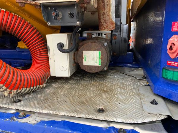 Scania P-Series 6 x 4 NEXT GEN p320 FUEL TANKER PA 381050455