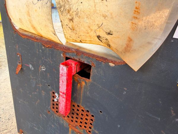 ARMOGUARD MOBILE CUTTING STATION.....4174. 381050409