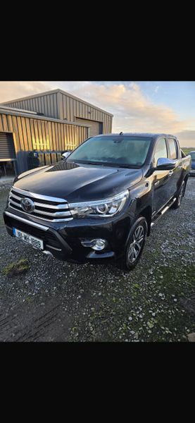 Toyota Hilux 2018 381071626