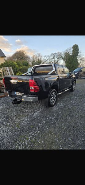 Toyota Hilux 2018 381071627