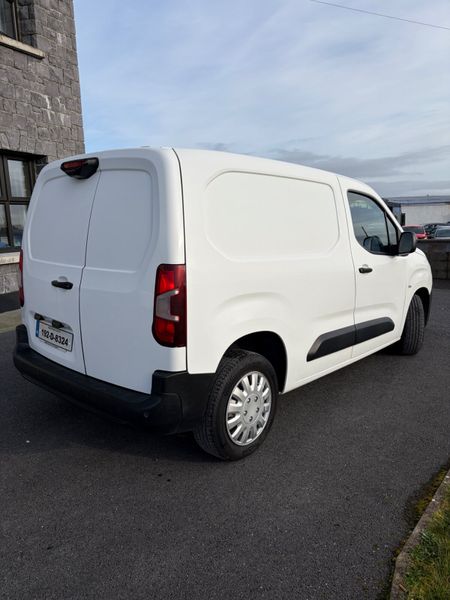 Peugeot Partner 2019 381093451