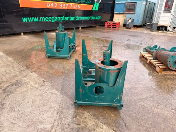 Auger , pile driver , extractor system. 381007092