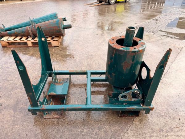 Auger , pile driver , extractor system. 381007094