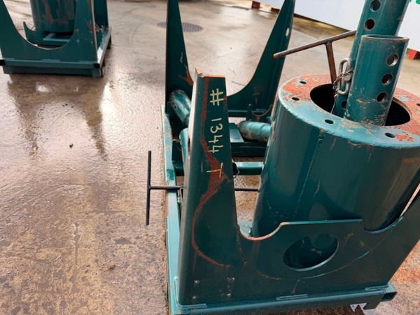 Auger , pile driver , extractor system. 381007101