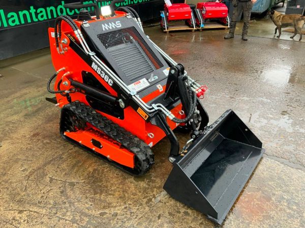 MINI SKID STEER  LOADER.......DIESEL......134w... 381013863