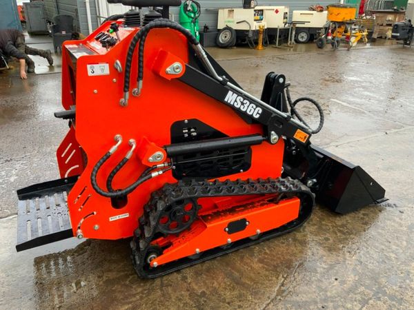 MINI SKID STEER  LOADER.......DIESEL......134w... 381013866