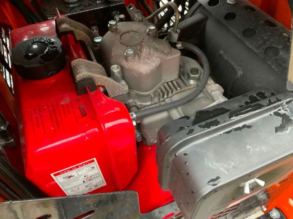 MINI SKID STEER  LOADER.......DIESEL......134w... 381013871