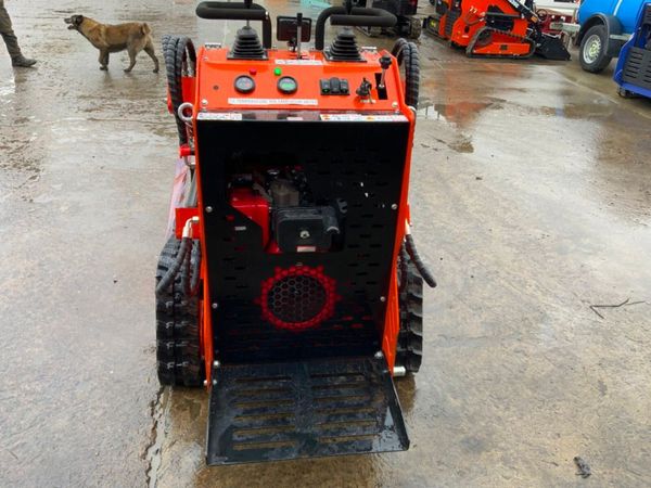 MINI SKID STEER  LOADER.......DIESEL......134w... 381013872