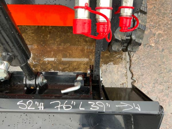 MINI SKID STEER  LOADER.......DIESEL......134w... 381013882