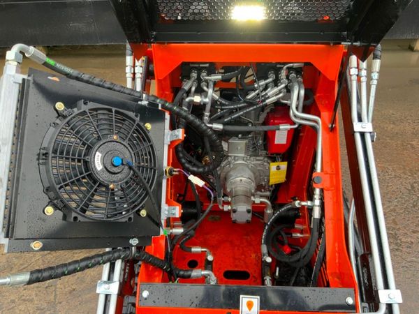 MINI SKID STEER  LOADER.......DIESEL......134w... 381013885