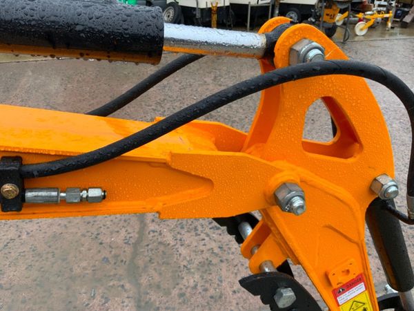 NEW MIVA 1.5 TON MINI / MICRO DIGGER ....88W 381019156