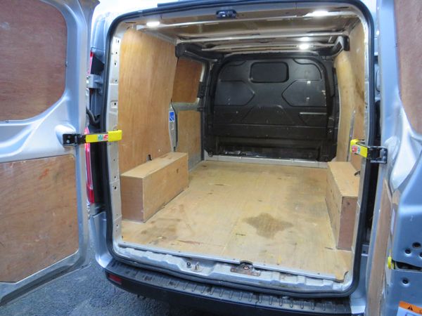 Ford Transit 2020 TREND MODEL 6SPEED 2LT SILVER 381151174