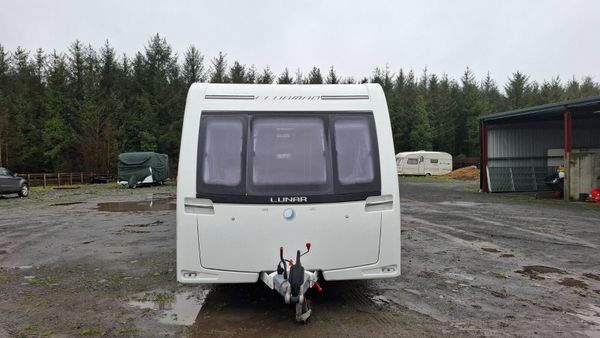 Lunar Clubman SI island bed caravan 381181000