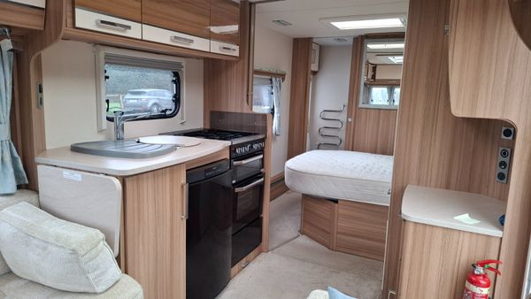 Lunar Clubman SI island bed caravan 381181006