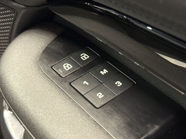 212 Land Rover Discovery 5 300D HSE 2 Seat Com 381198283