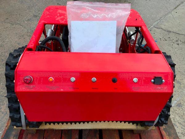 UNUSED RADIO CONTROLLED TRACKED MOWER....145 381104921