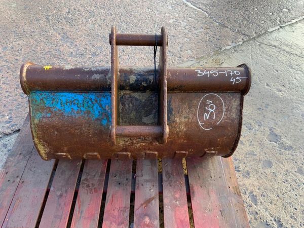 36" DIGGING BUCKET.........45MM PINS.....167w. 381105049