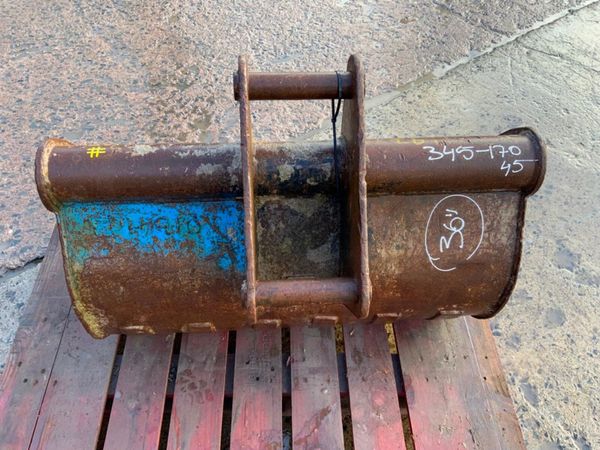 36" DIGGING BUCKET.........45MM PINS.....167w. 381105056