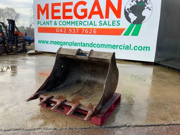 48"  VOLVO SCOOP BUCKET.......65mm PINS........146 381105019