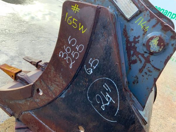 24" HILL DIGGING BUCKET........65mm PIN........165 381105027