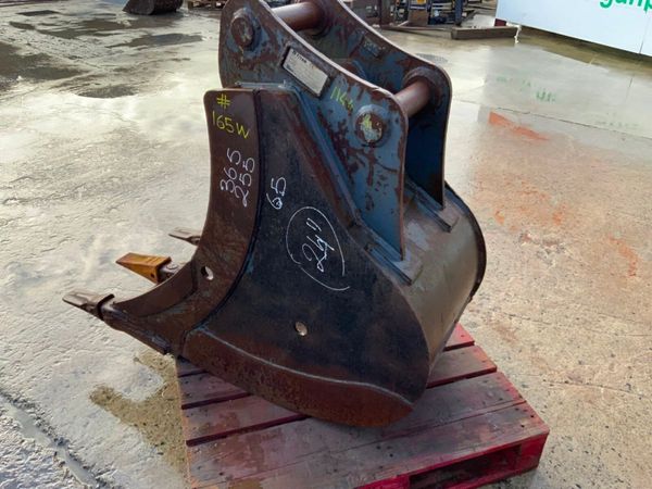 24" HILL DIGGING BUCKET........65mm PIN........165 381105028