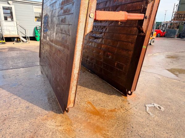 3.5 x 2.5 metre TRENCH BOX .......82 381116384