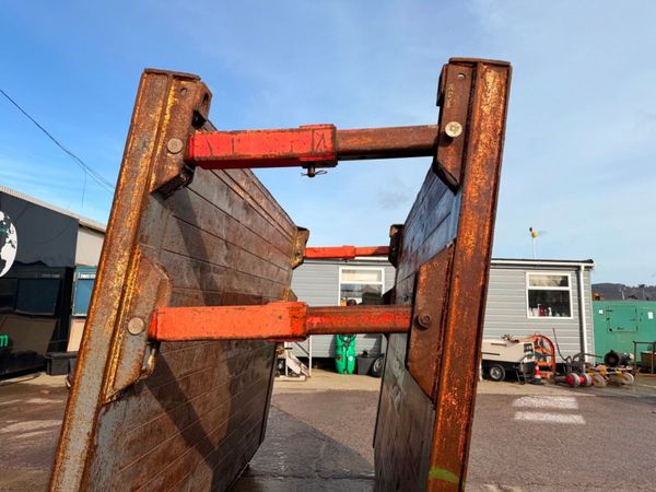 3.5 x 2.5 metre TRENCH BOX .......82 381116385