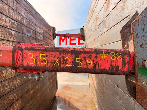 3.5 X 2.5 METRES TRENCH BOX .......88 381116401