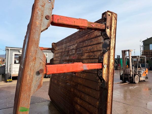 3.5 X 2.5 METRES TRENCH BOX .......88 381116411