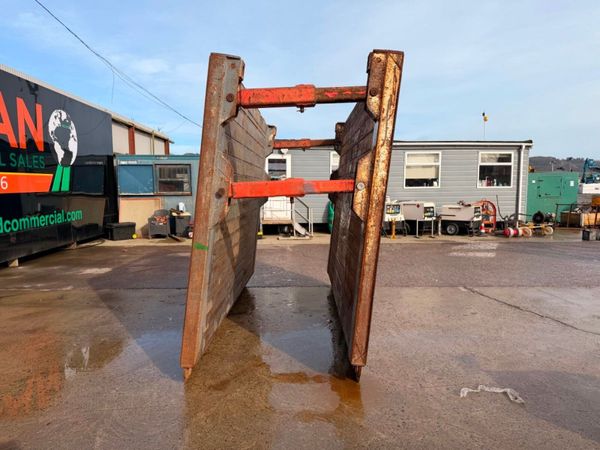 3.5 X 2.5 METRES TRENCH BOX .......88 381116412