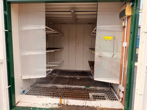 COSHH ...CHEMICAL CONTAINER 10 X 8 .....4804 381122764