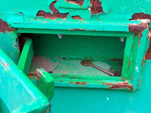 COSHH ...CHEMICAL CONTAINER 10 X 8 .....4804 381122779