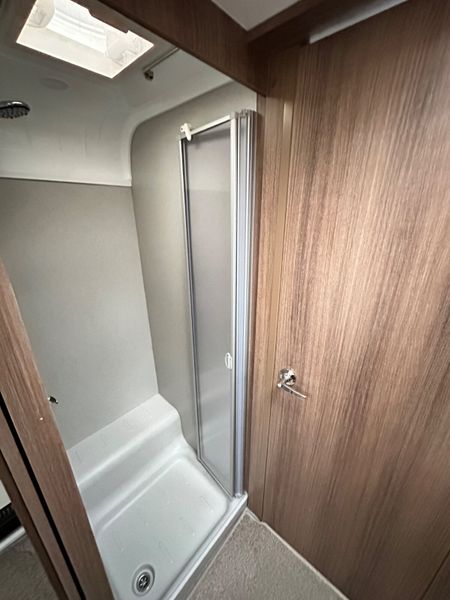 ✨BAILEY UNICORN BLACK EDITION 4 BERTH ISLAND BED✨ 381248997