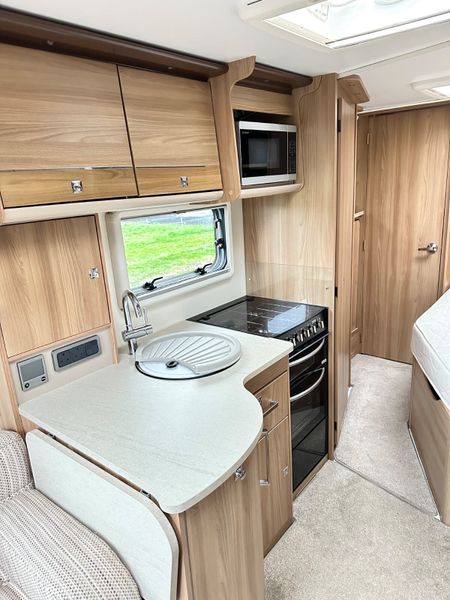 ✨2017 BAILEY UNICORN VALENCIA 4 BERTH FIXED BED✨ 381249176