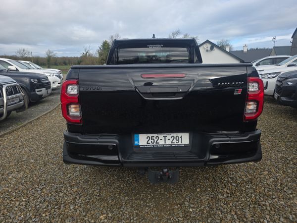 Toyota Hilux GR Sport 2 381263665