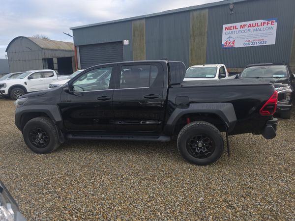 Toyota Hilux GR Sport 2 381263667