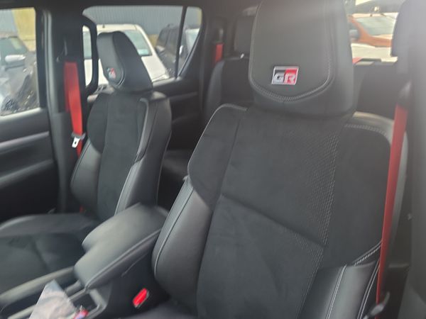 Toyota Hilux GR Sport 2 381263674