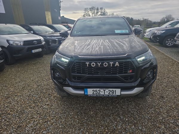 Toyota Hilux GR Sport 2 381263635