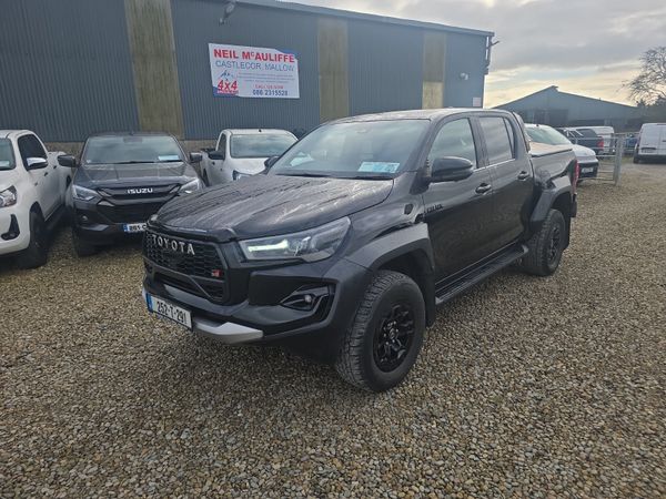 Toyota Hilux GR Sport 2 381263636