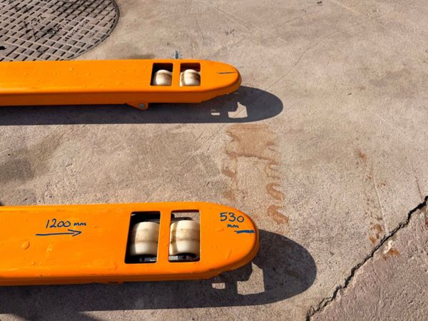 NEW 3 TON PALLET TRUCK 381277087