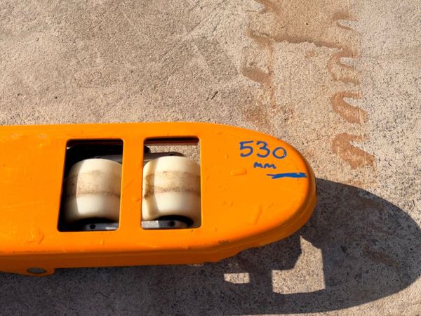 NEW 3 TON PALLET TRUCK 381277109