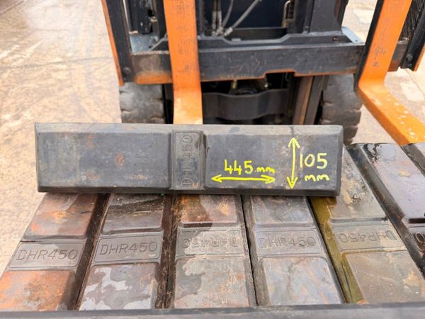 RUBBER BLOCKS , PADS TO SUIT A DIGGER....1221 381201773