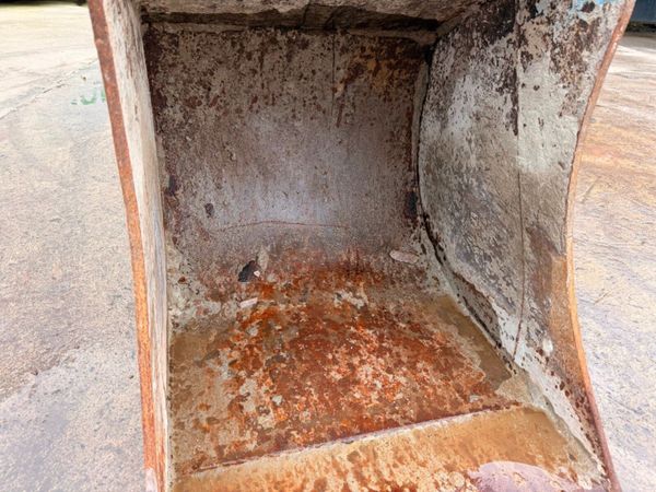 24 INCH ...3CX... GUMMY BUCKET ....45MM.....666 381201791